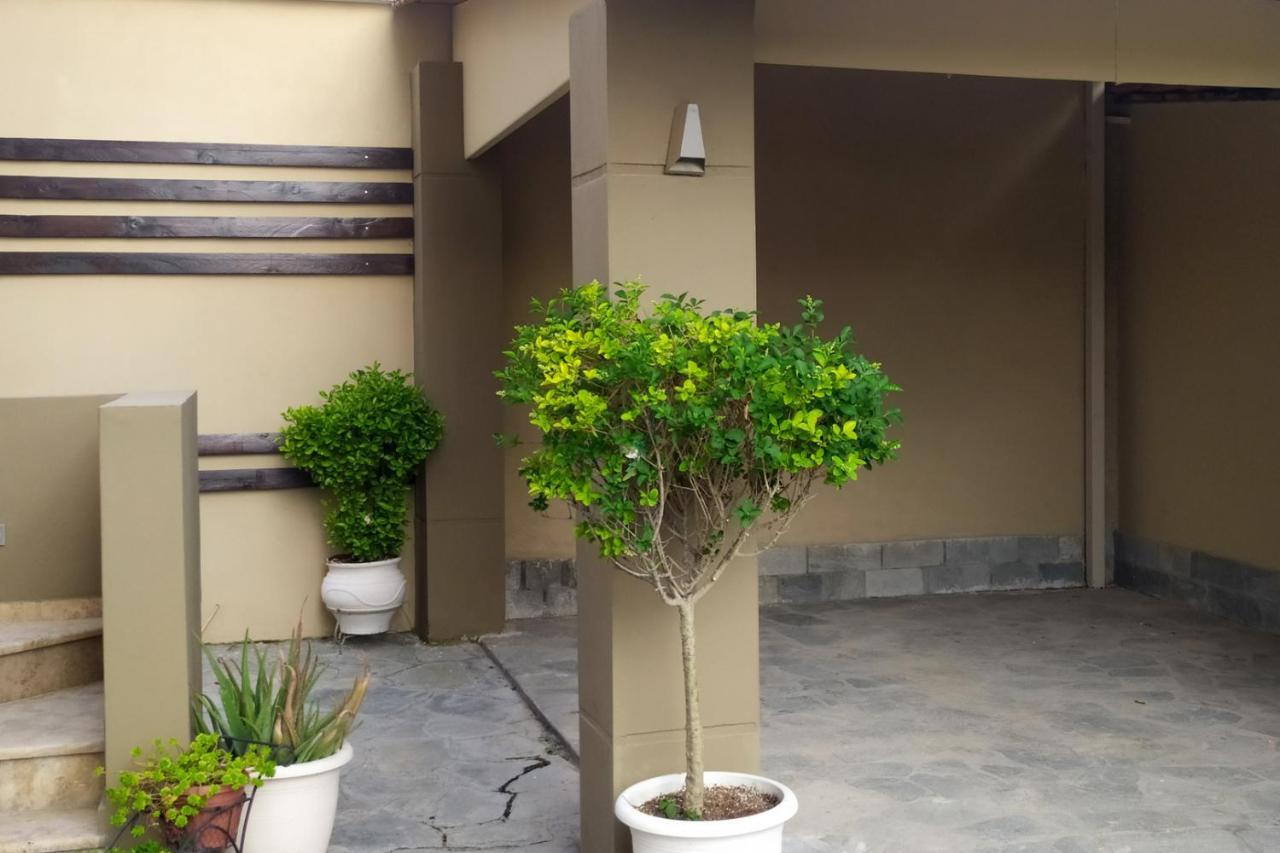 Ofrinio Central Apartments Bagian luar foto